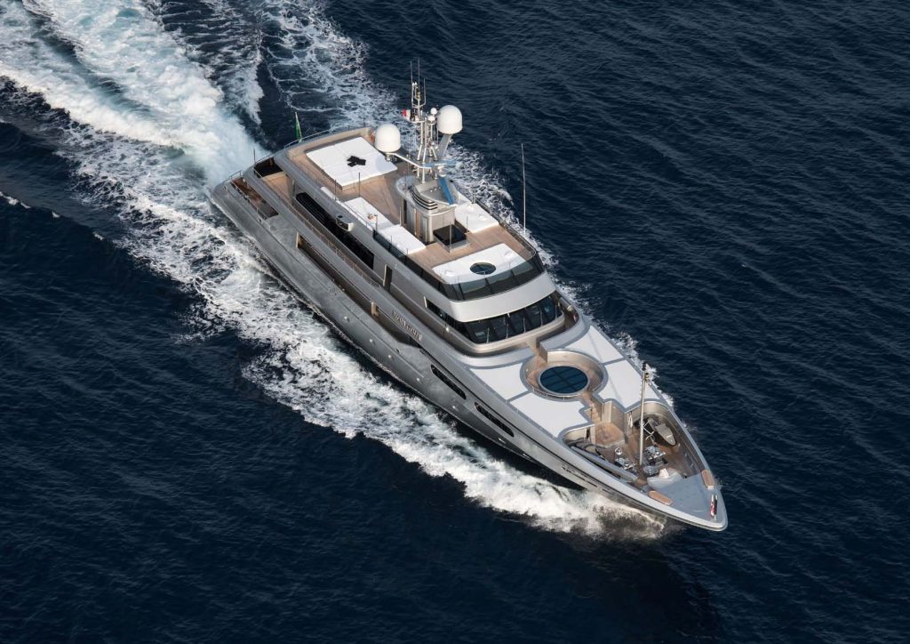 yacht