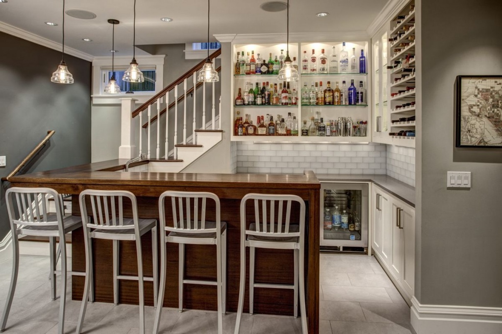 bar
