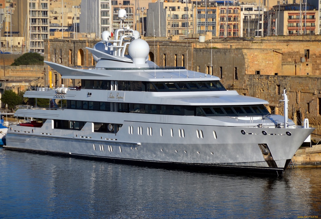 yacht